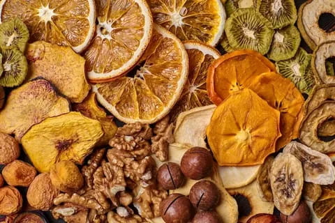 میوه خشک مخلوط ۱۵ میوه با تنوعی از طعم‌ ها و فواید طبیعی